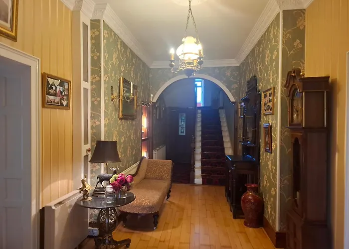 Panzió Cavangarden House *